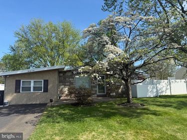 25 MAPLE AVENUE, HATBORO, PA 19040