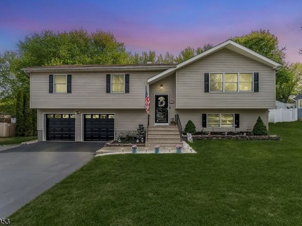 64 Stonehenge Dr, Lopatcong, NJ 08865