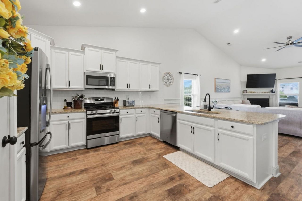 350 Babylon Pine Dr. Photo 10