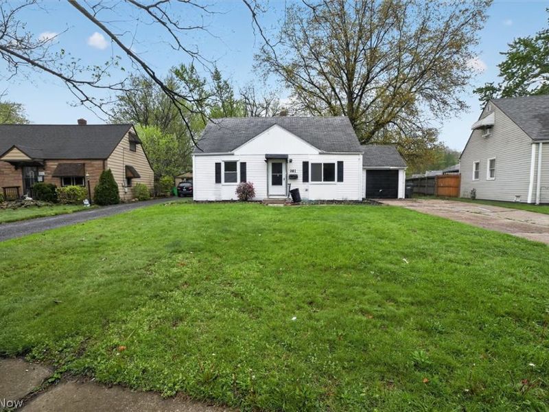 681 E 258th Street, Euclid, OH 44132 Photo 1