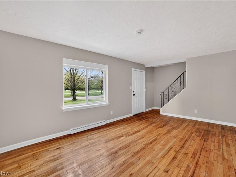 681 E 258th Street, Euclid, OH 44132 Photo 2