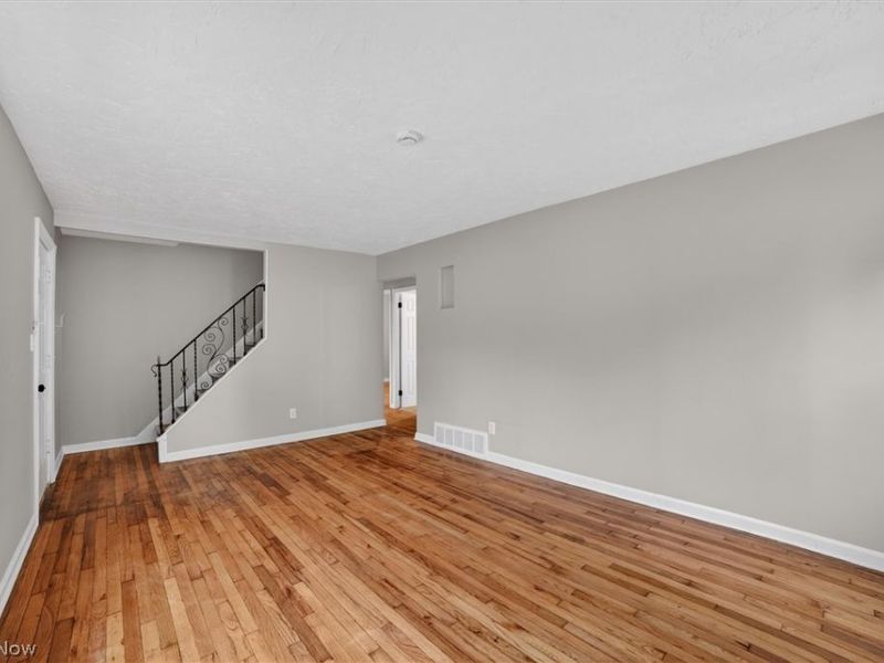 681 E 258th Street, Euclid, OH 44132 Photo 3