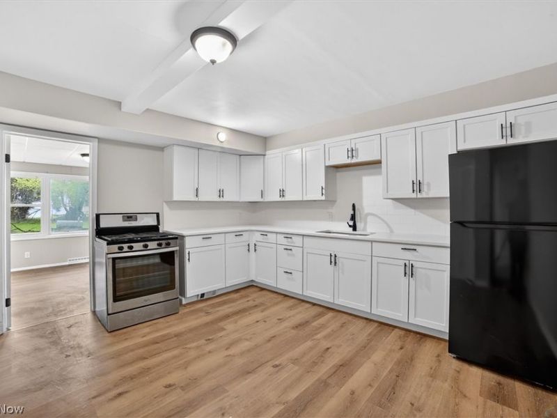 681 E 258th Street, Euclid, OH 44132 Photo 4