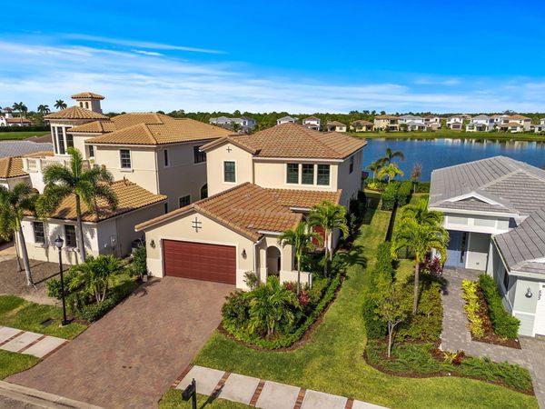 601 SE Fascino Circle, Port St. Lucie, FL 34984