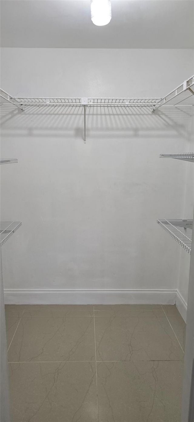 8000 S Colony Circle, Unit 309, Tamarac, FL 33321 Photo