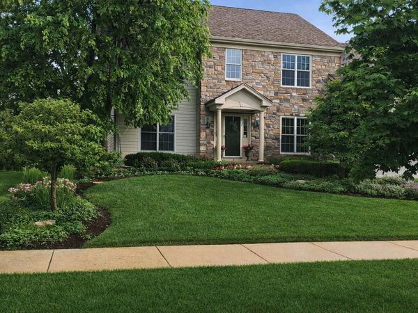 823 Columbia Circle , North Aurora, IL 60542