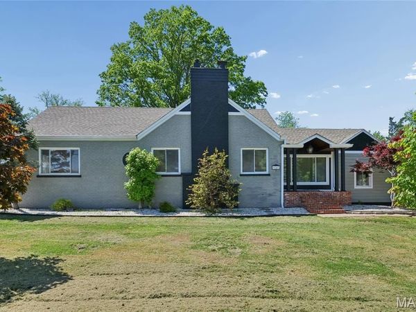 9743 Tesson Ferry Road, St Louis, MO 63123