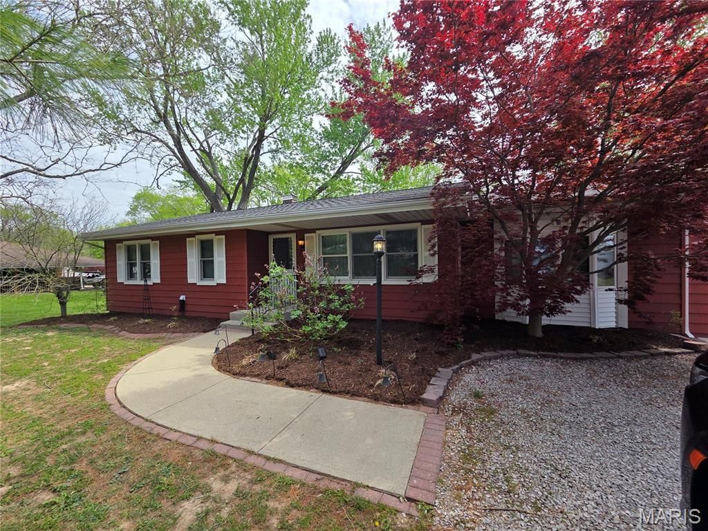 184 S Green Mount Road , Belleville, IL 62221 Main Photo