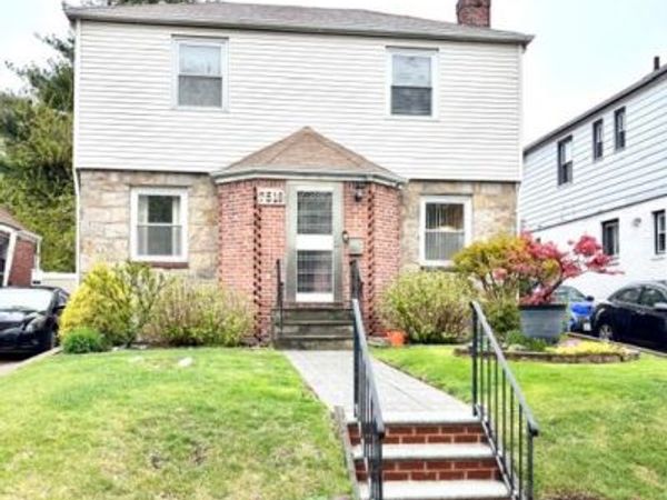75-19 188th Street , Fresh Meadows, NY 11366