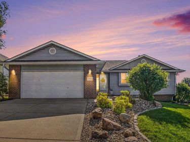 11809 S 53 Avenue, Papillion, NE 68133