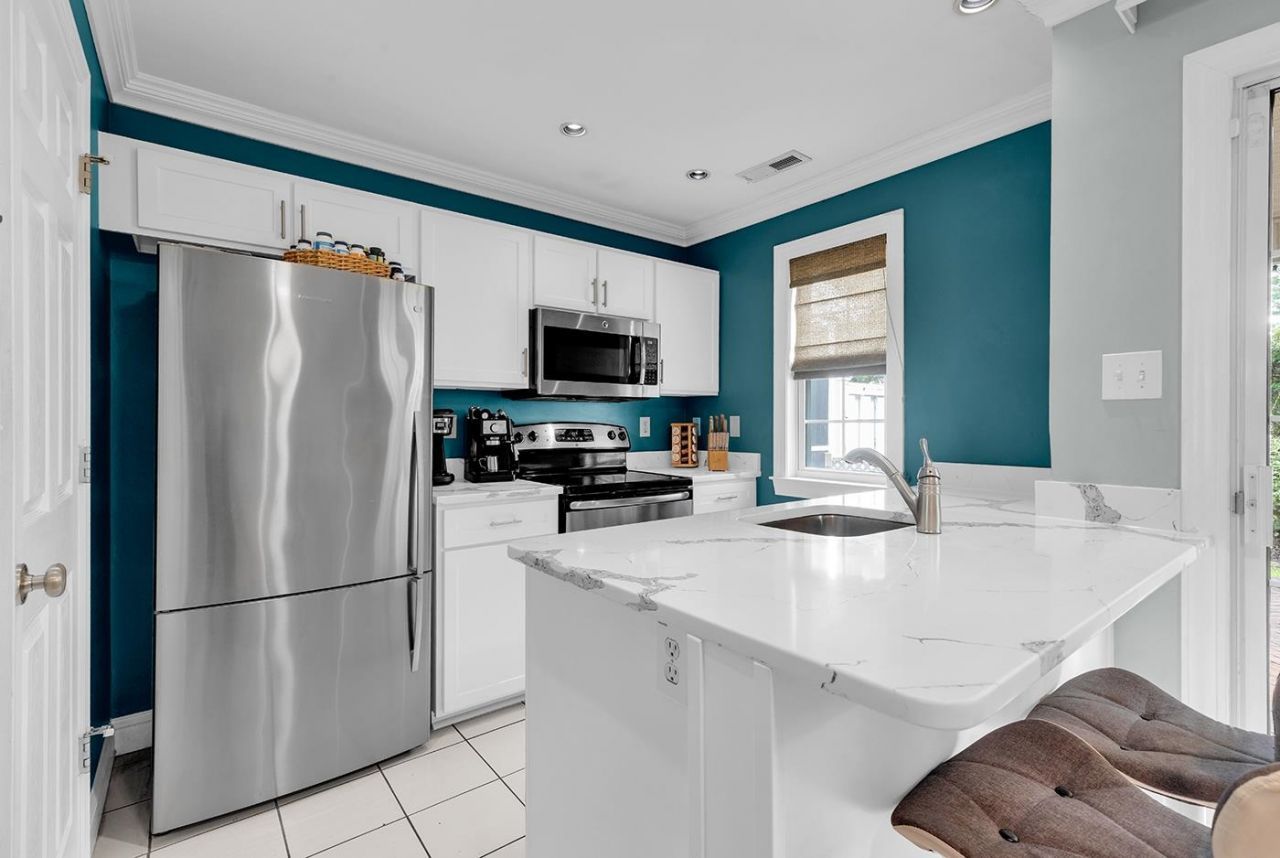 3555 Chestnut Dr. Photo 10