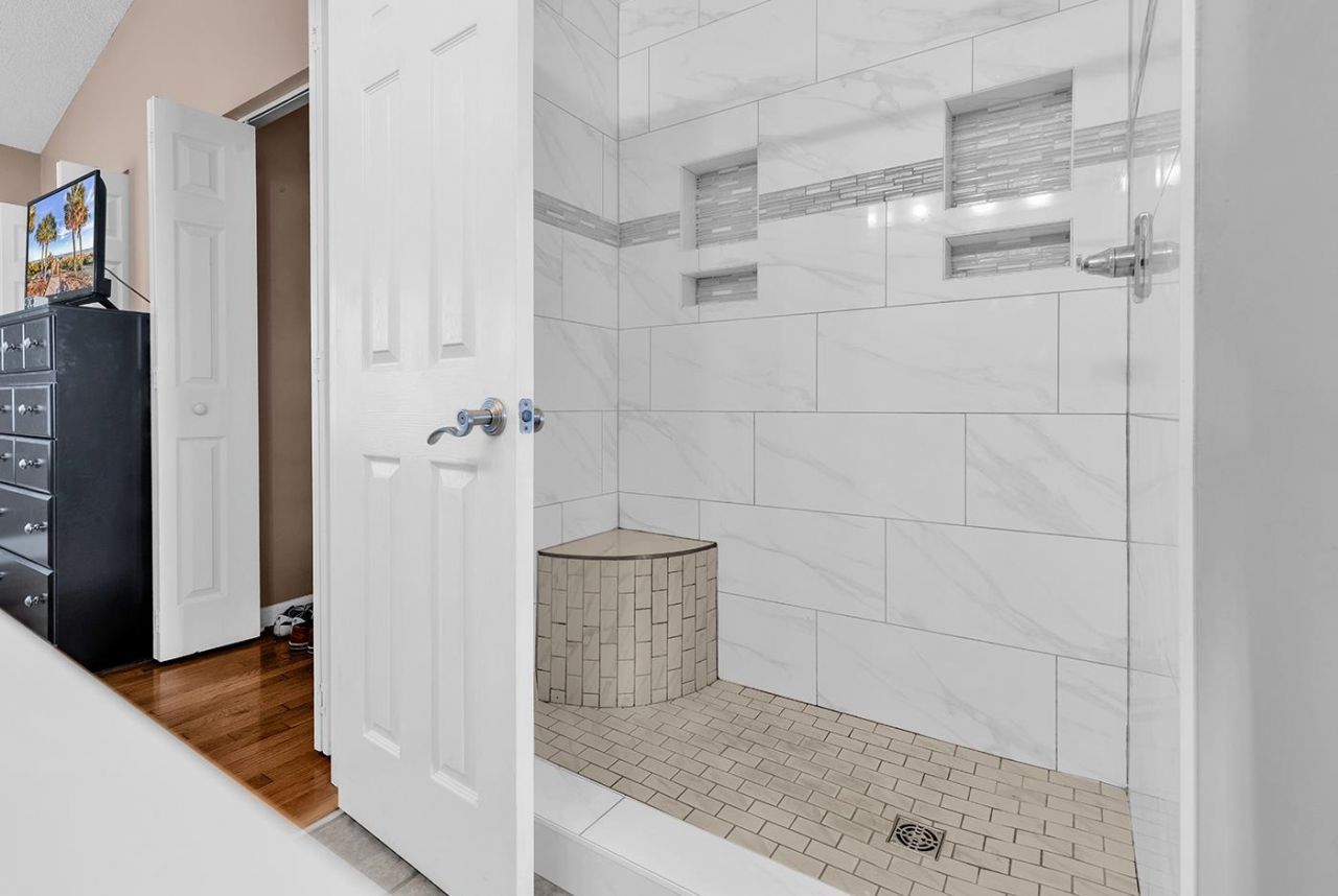 3555 Chestnut Dr. Photo 21
