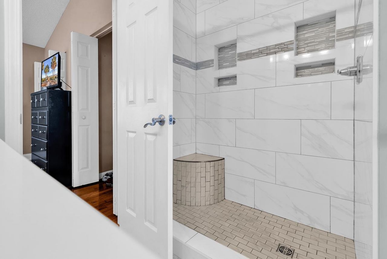 3555 Chestnut Dr. Photo 22