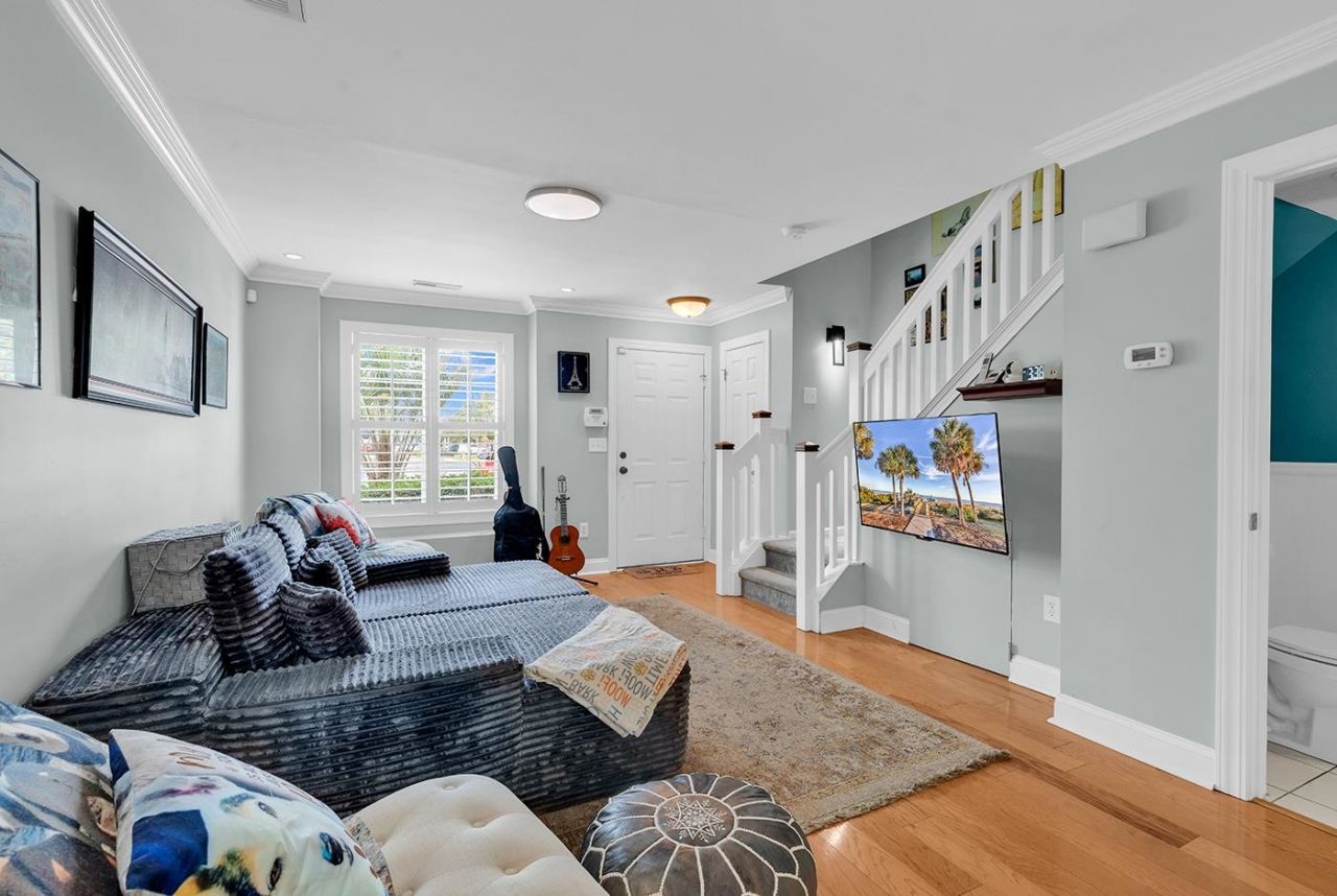 3555 Chestnut Dr. Photo 5