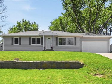 135 CROWN Road, COUNCIL BLUFFS, IA 51503