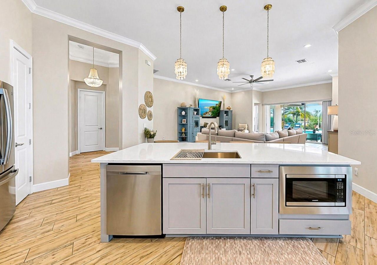 954 Signet Drive, Apollo Beach, FL 33572 Photo