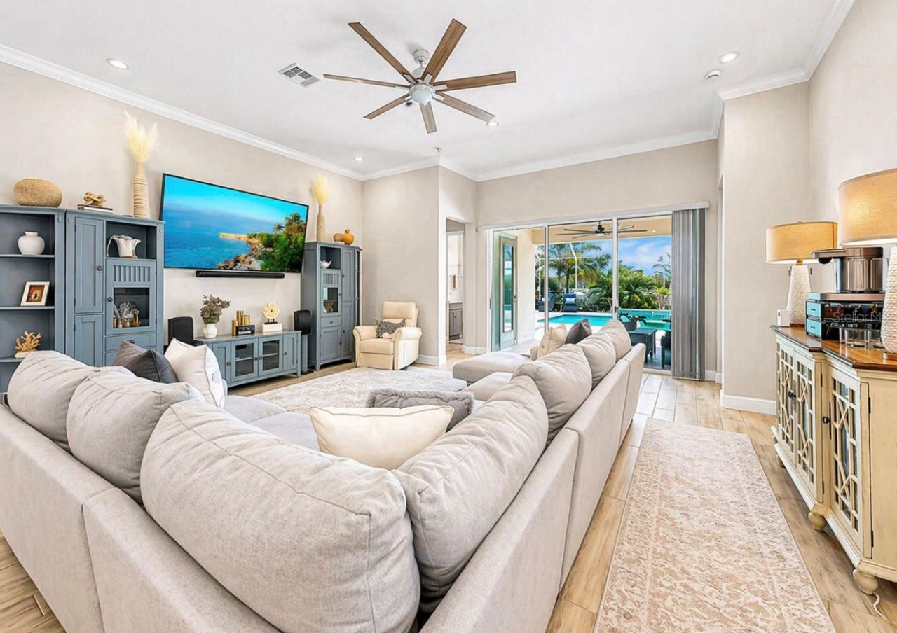 954 Signet Drive, Apollo Beach, FL 33572 Photo