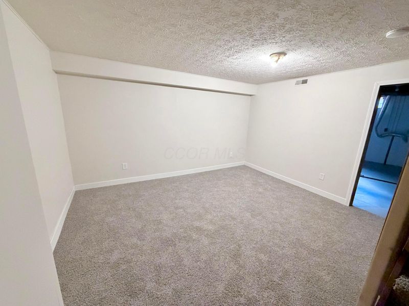 1953 Slaton Court, Columbus, OH 43235 Photo 10