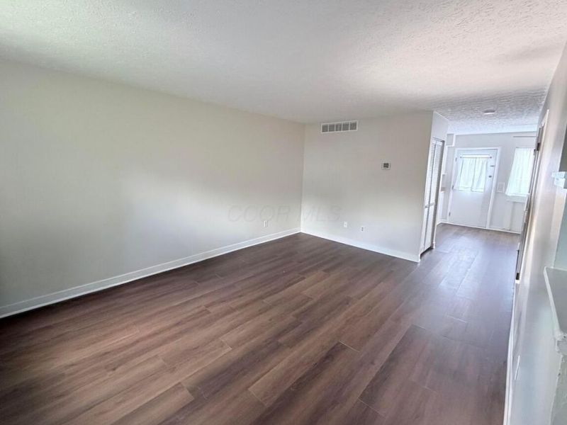 1953 Slaton Court, Columbus, OH 43235 Photo 2