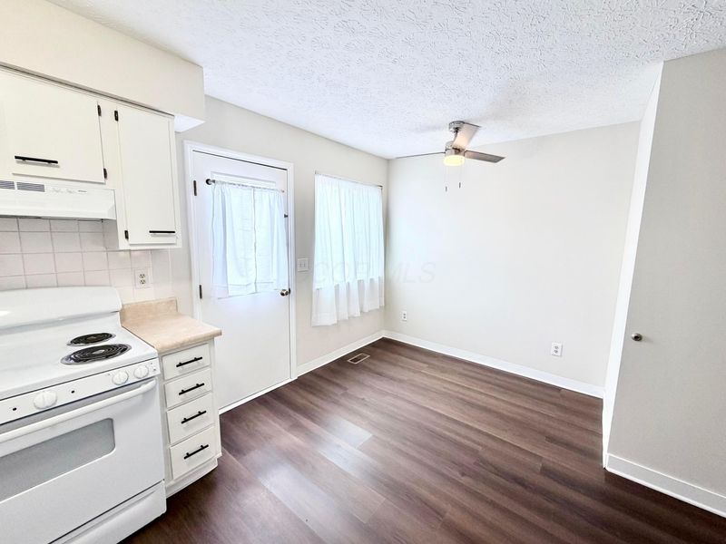 1953 Slaton Court, Columbus, OH 43235 Photo 4