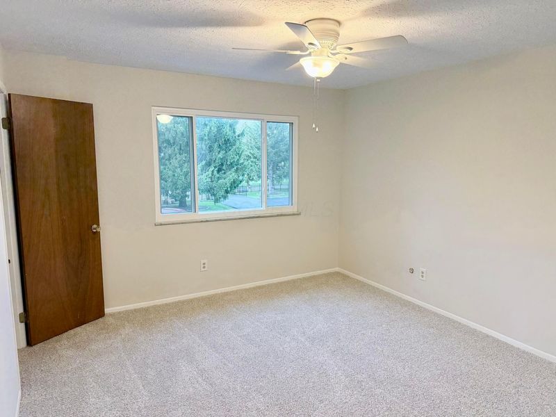 1953 Slaton Court, Columbus, OH 43235 Photo 6