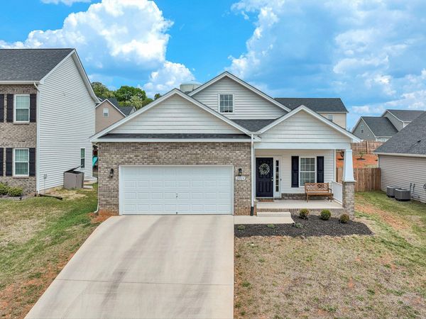 2059 Heys LN , Vinton, VA 24179