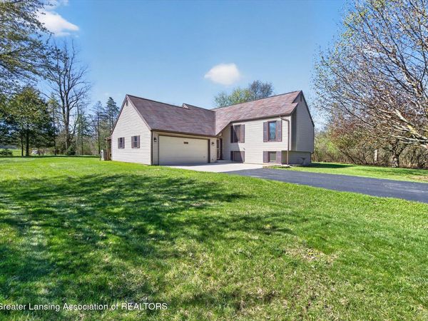 5126 Sleight Road, Bath, MI 48808