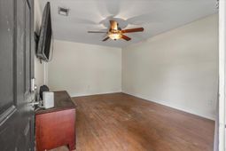 104 Duncan Court photo 4