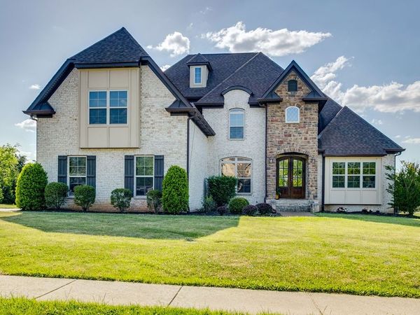 902 Larkspur Ln, Lebanon, TN 37087