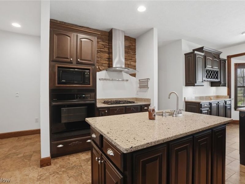181 Margor Drive, Conneaut, OH 44030 Photo 4