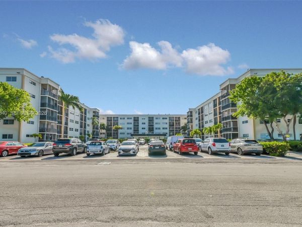 220 SW 9th Ave, Unit 501, Hallandale Beach, FL 33009