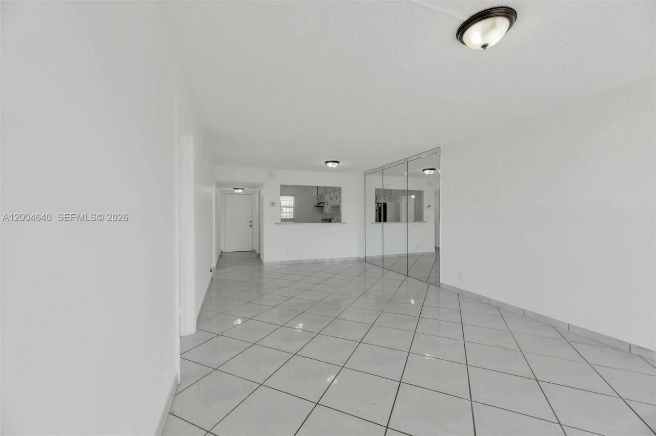 220 SW 9th Ave, Unit 501, Hallandale Beach, FL 33009 Photo