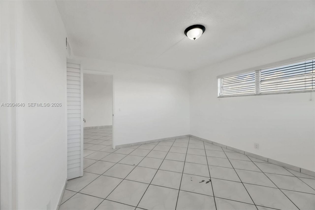 220 SW 9th Ave, Unit 501, Hallandale Beach, FL 33009 Photo