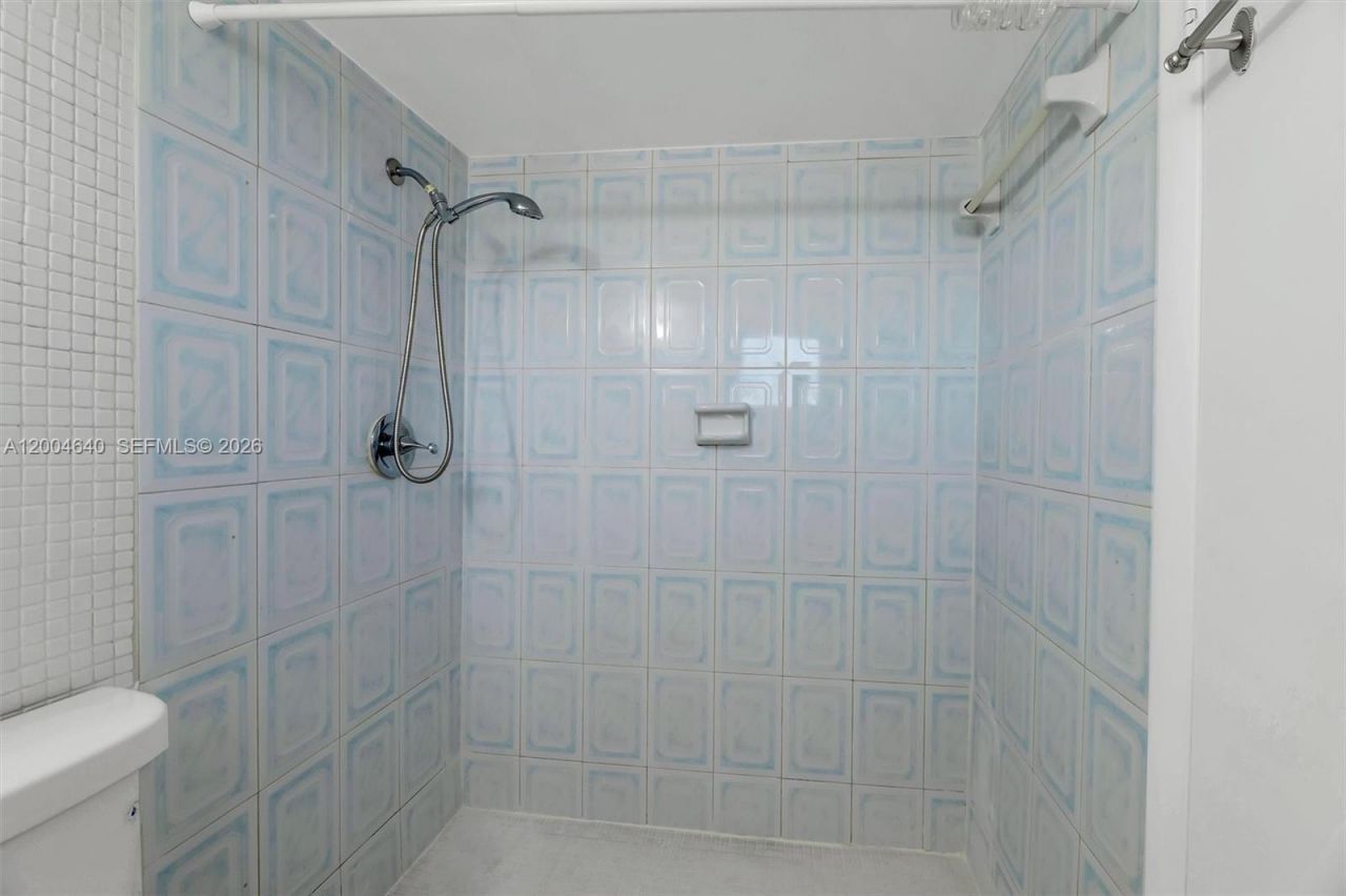 220 SW 9th Ave, Unit 501, Hallandale Beach, FL 33009 Photo