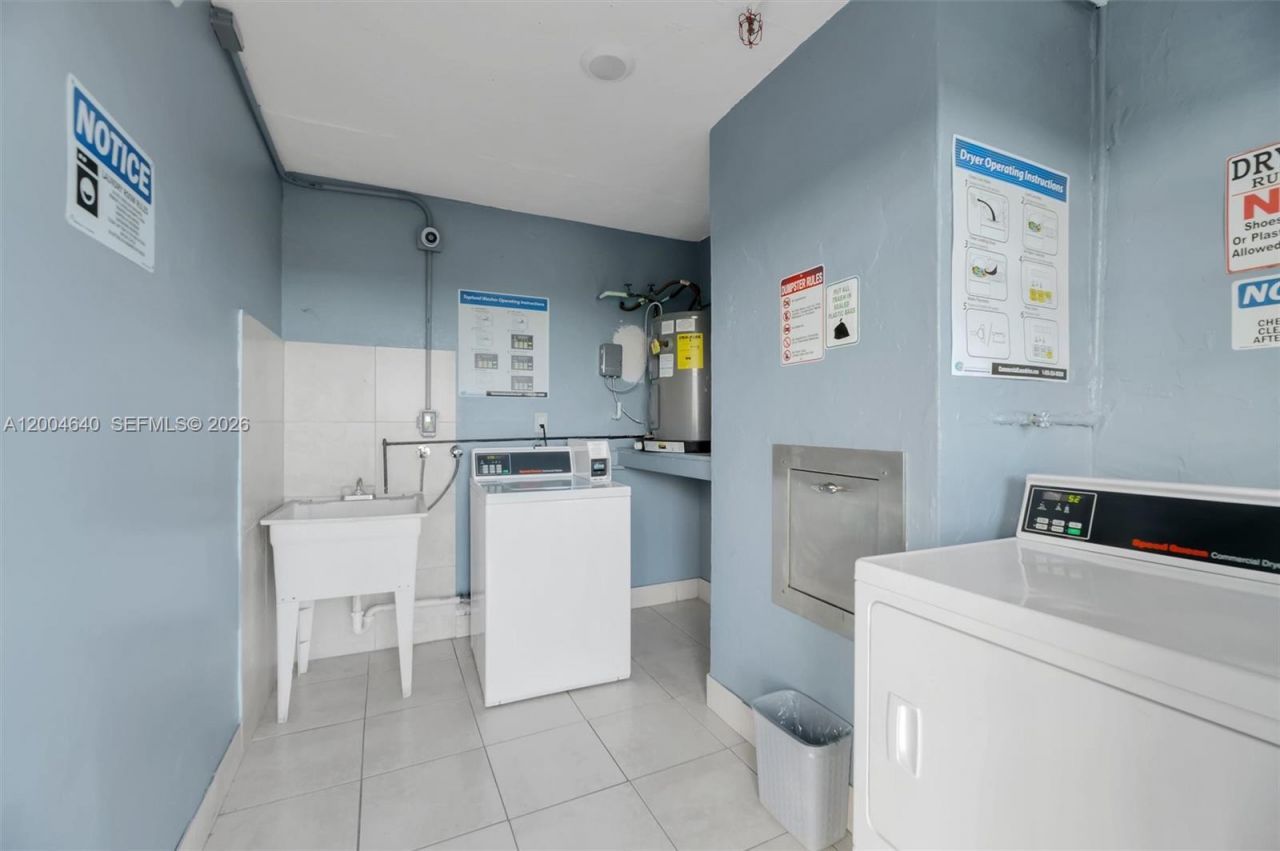 220 SW 9th Ave, Unit 501, Hallandale Beach, FL 33009 Photo