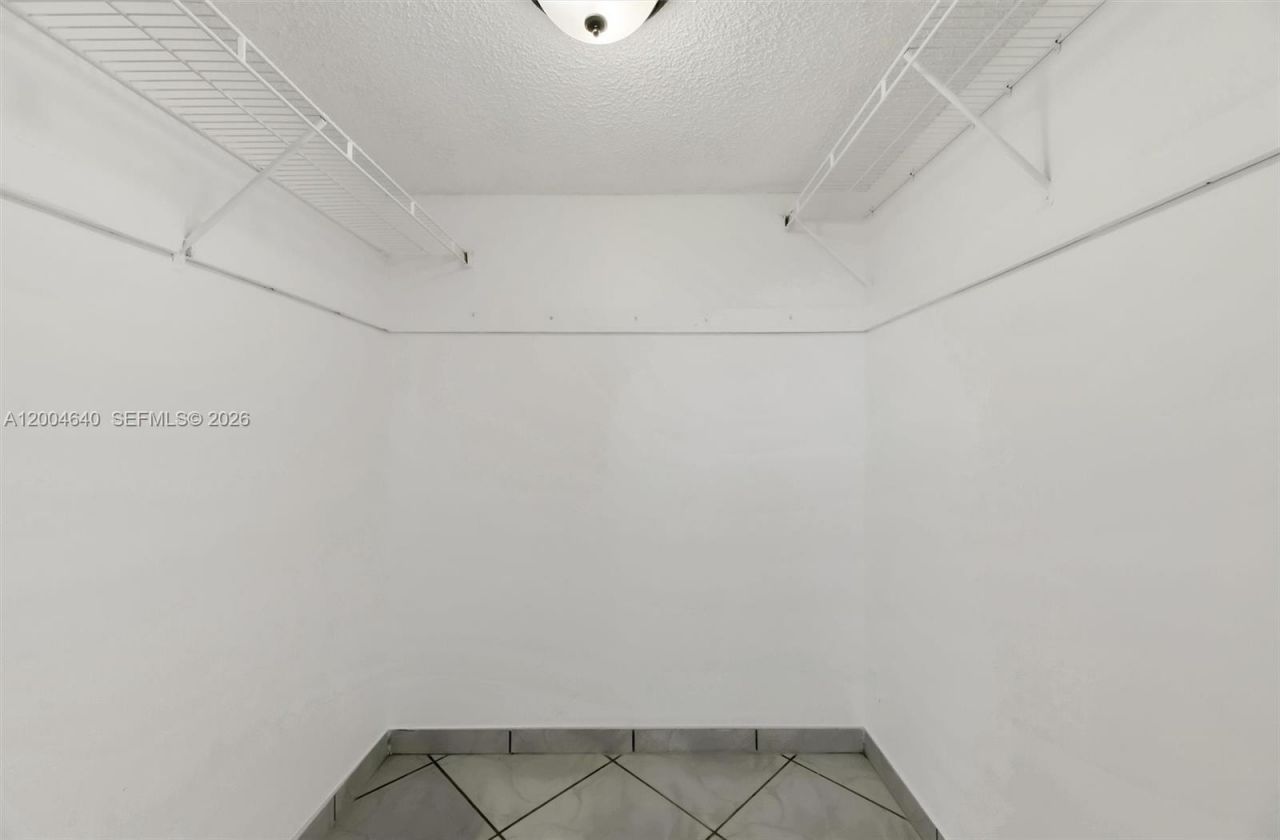 220 SW 9th Ave, Unit 501, Hallandale Beach, FL 33009 Photo