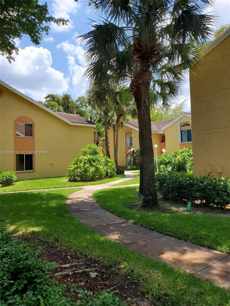 1154 Coral Club Dr , Unit 1154, Coral Springs, FL 33071 Photo