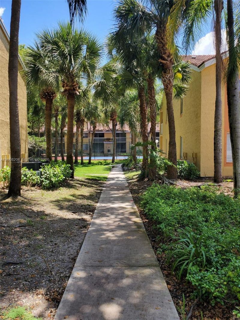 1154 Coral Club Dr , Unit 1154, Coral Springs, FL 33071 Photo