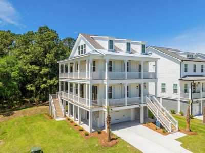 1051 Capersview Court, Awendaw, SC 29429