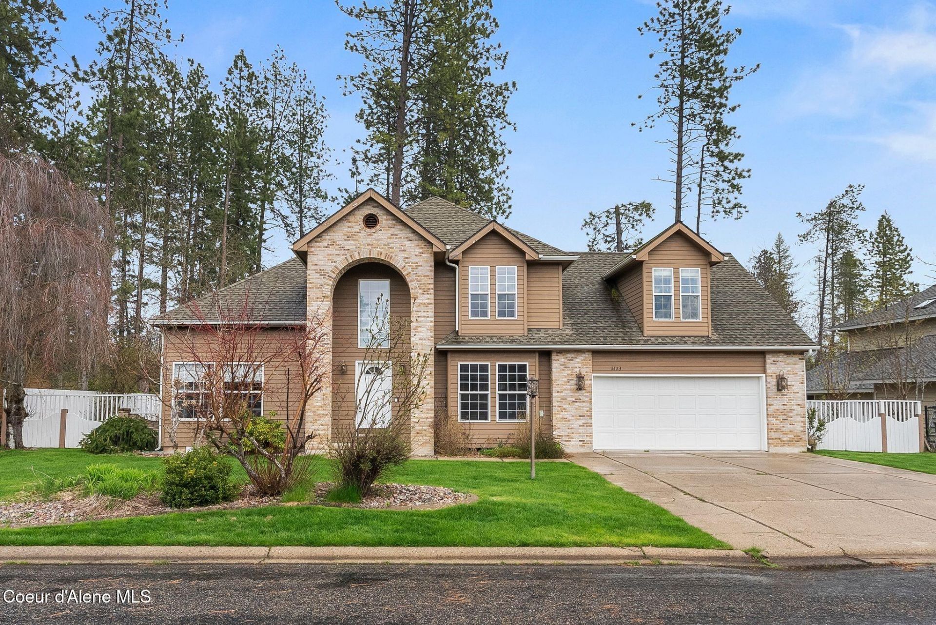 2123 Browning Way, Sandpoint, ID 83864 Main Photo
