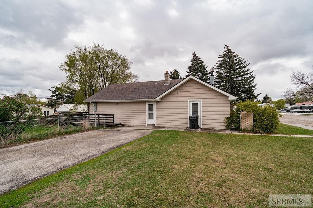 1096 Jefferson Avenue, Idaho Falls, ID 83402 Main Photo