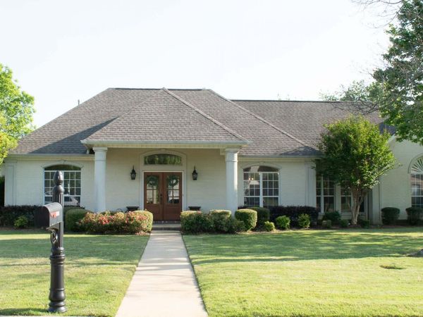 4591 Meadow Ridge Dr., Tupelo, MS 38801