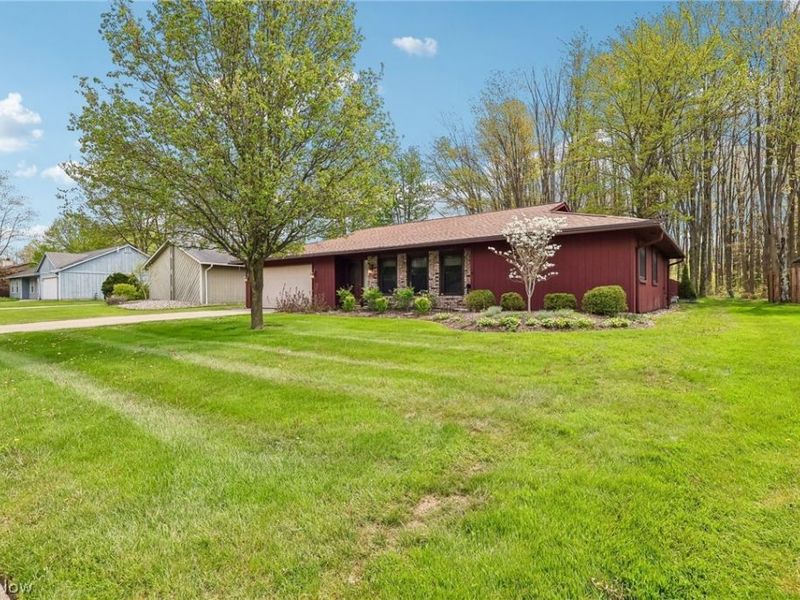 14747 Hartford Trail, Strongsville, OH 44136 Photo 3