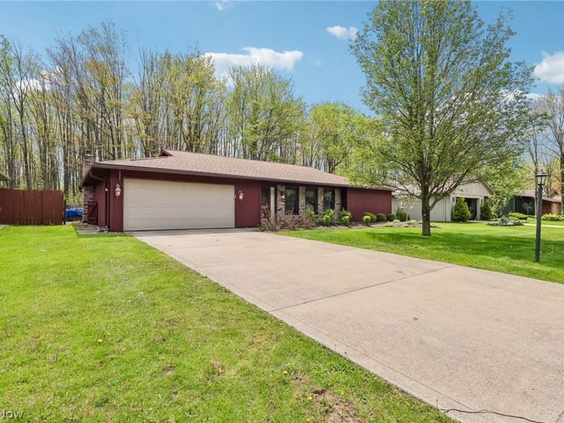 14747 Hartford Trail, Strongsville, OH 44136 Photo 4
