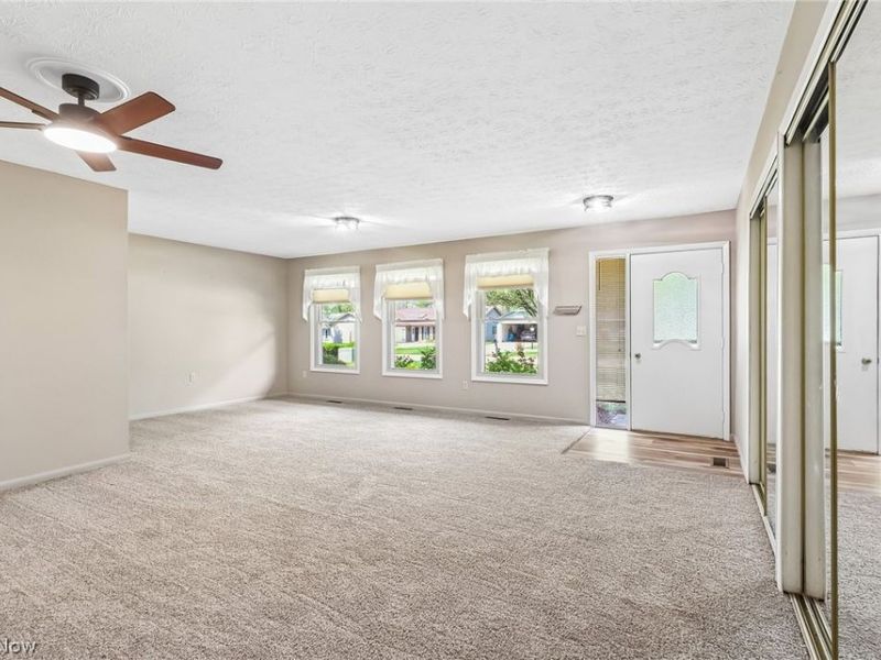 14747 Hartford Trail, Strongsville, OH 44136 Photo 6