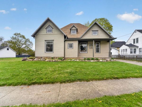 206 Exchange Street, Marshall, MI 49068