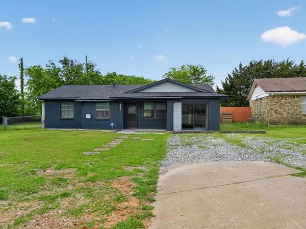 1220 Mckinney Street, Van Alstyne, TX 75495