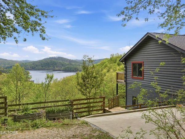 699 Lakeview Drive, Sharps Chapel, TN 37866