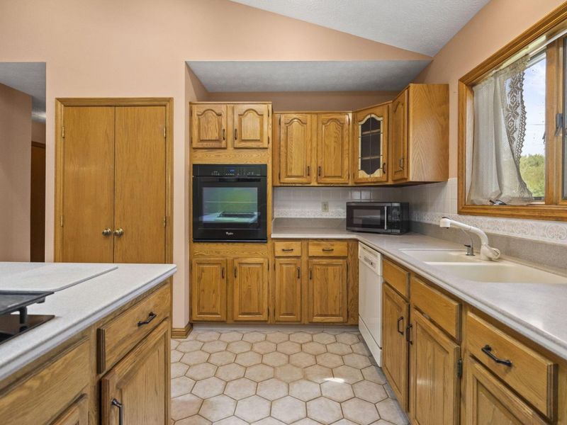 6002 Bowen Road, Canal Winchester, OH 43110 Photo 13