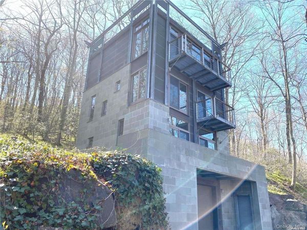 428 Harbor Road , Unit C, Laurel Hollow, NY 11724